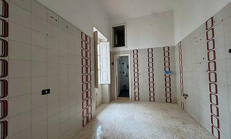 Rif.115 Via Crispi...