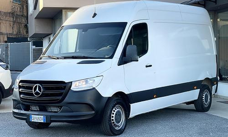 Mercedes-Benz Sprint...