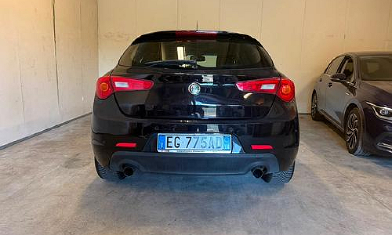 Alfa Romeo Giulietta...