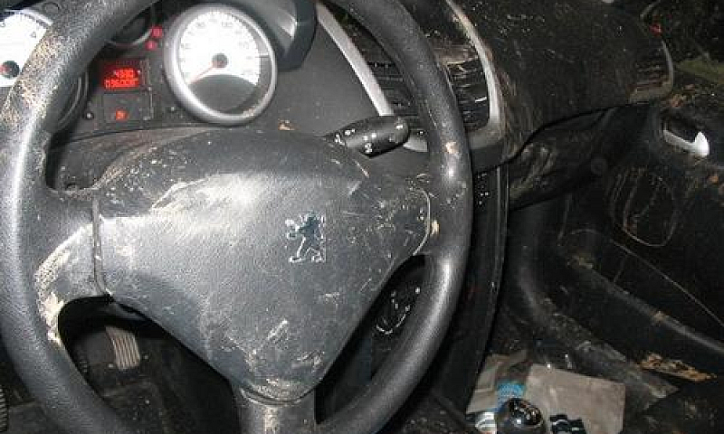 Peugeot 207 1.4 Hdi ...