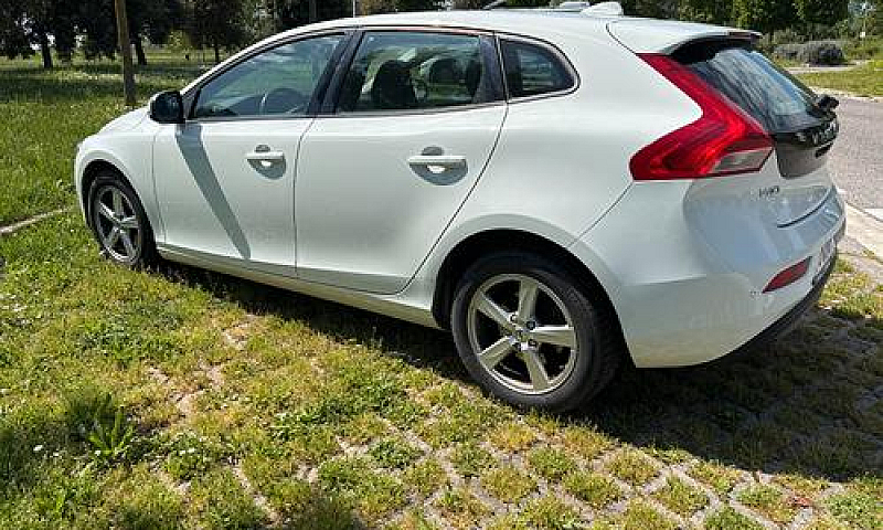 Volvo V40 (2012-2020...