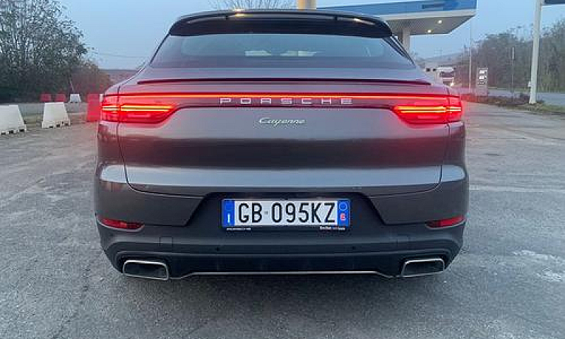 Porsche Cayenne Coup...