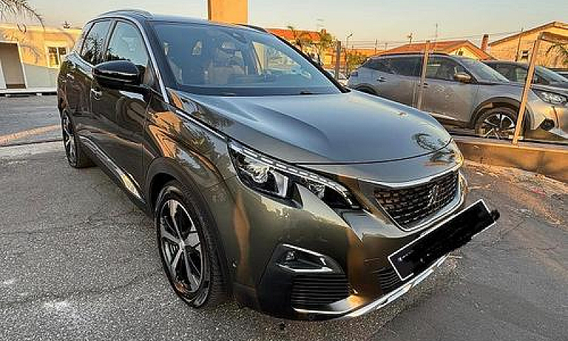 Peugeot 3008...