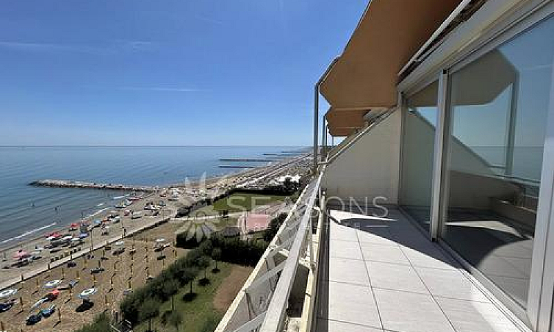 Attico Fronte Mare...