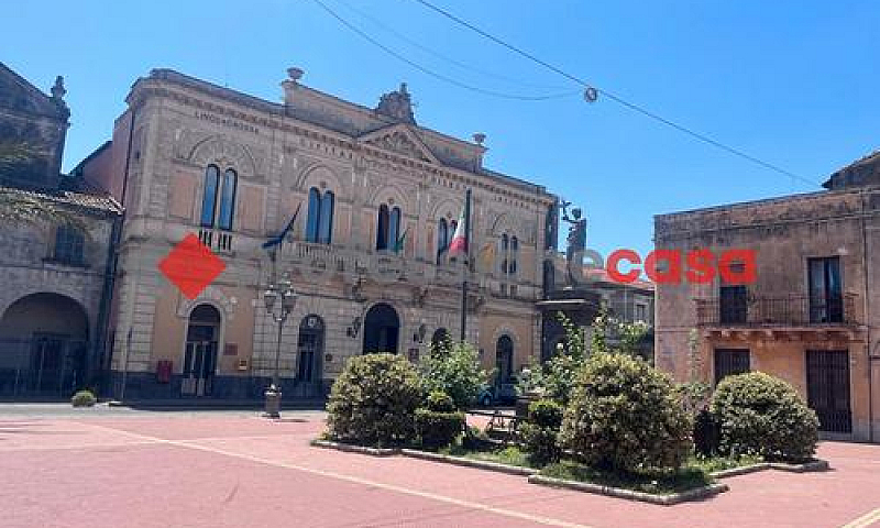 Piazza Municipio - 3...