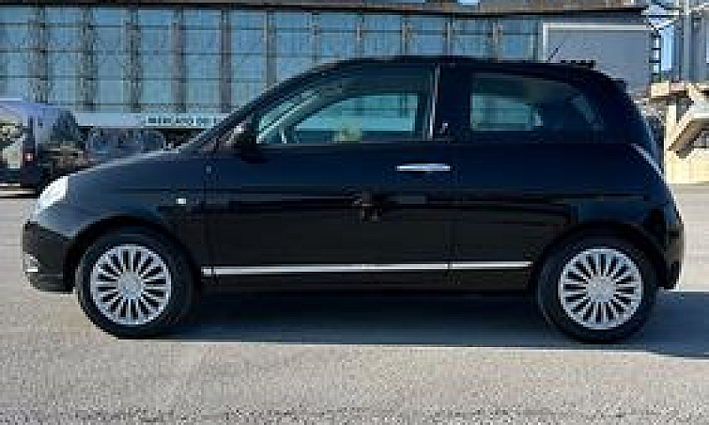 Lancia Ypsilon...