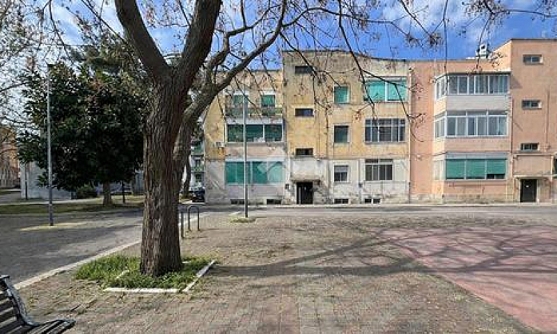 3 Locali A Brindisi...