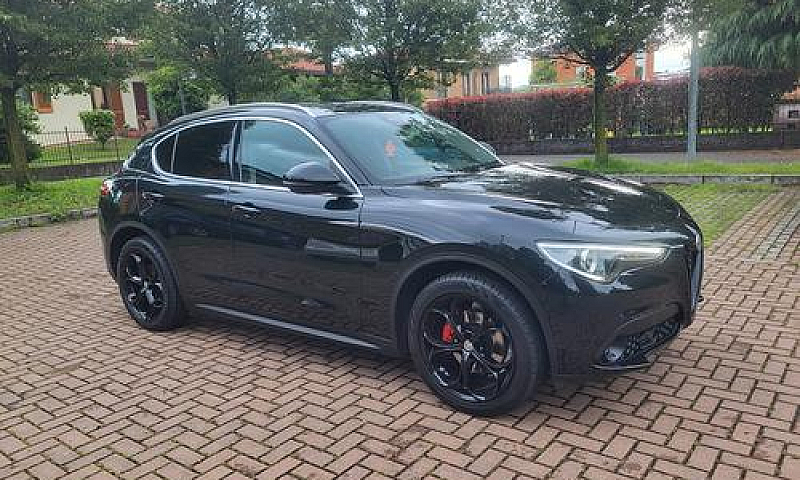 Alfa Romeo Stelvio -...