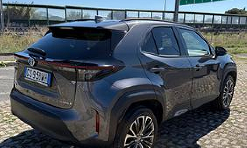 Toyota Yaris Cross 1...