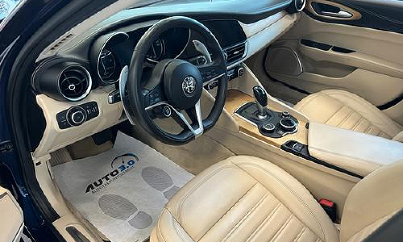 Alfa Romeo Giulia 2....