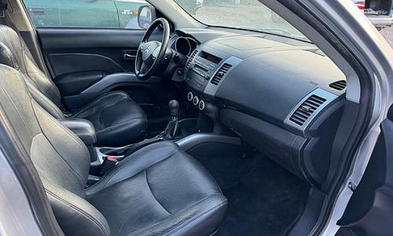Mitsubishi Outlander...