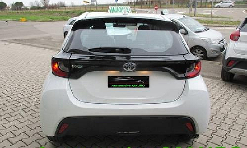 Toyota Yaris 1.0 5 P...