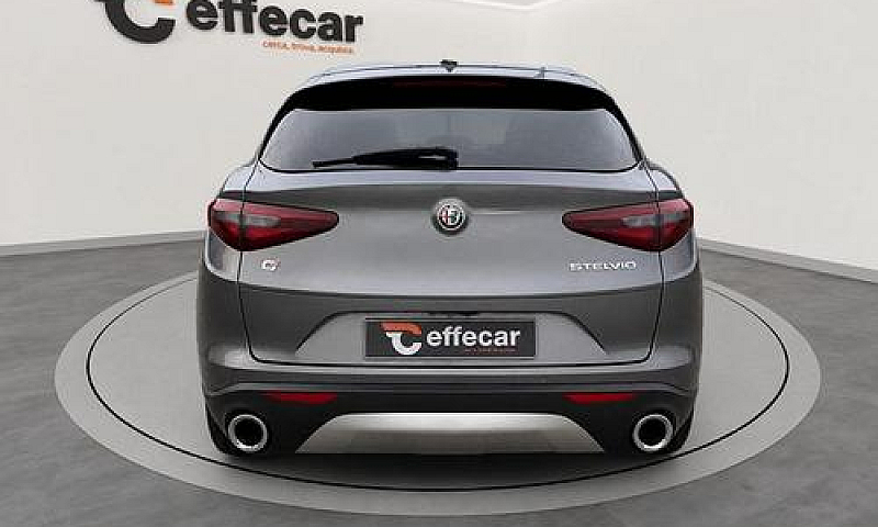 Alfa Romeo Stelvio 2...