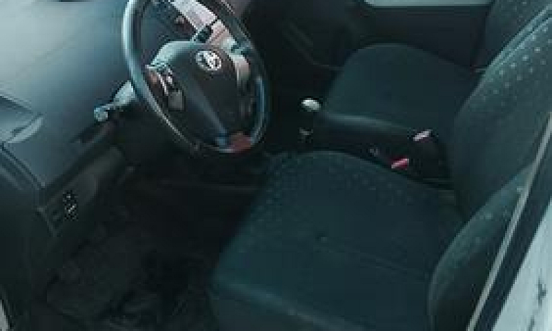 Toyota Yaris ...