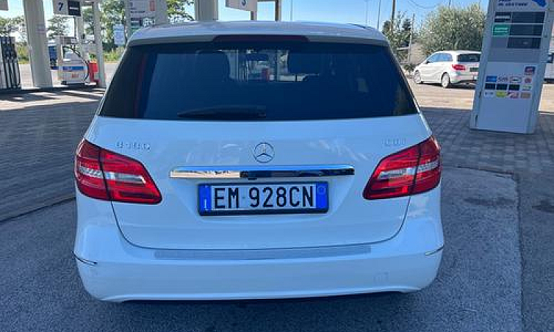Mercedes-Benz B 180 ...