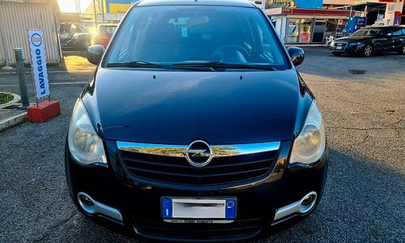 Opel Agila 1.2 16V 8...