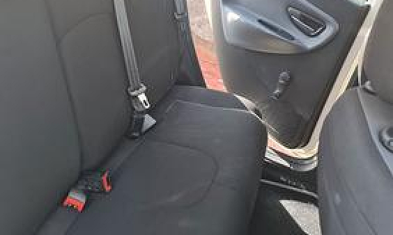 Lancia Ypsilon  Dies...