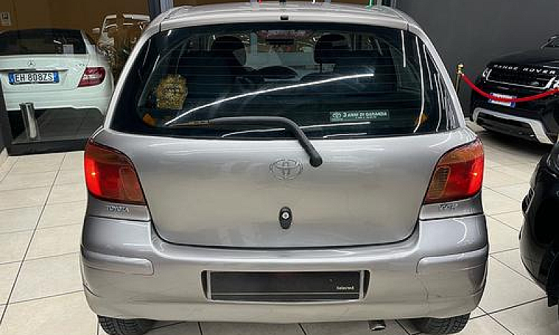 Toyota Yaris 1.0 5 P...