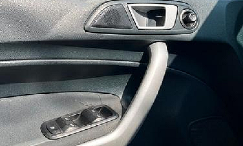 Ford Fiesta 1.4 Tdci...