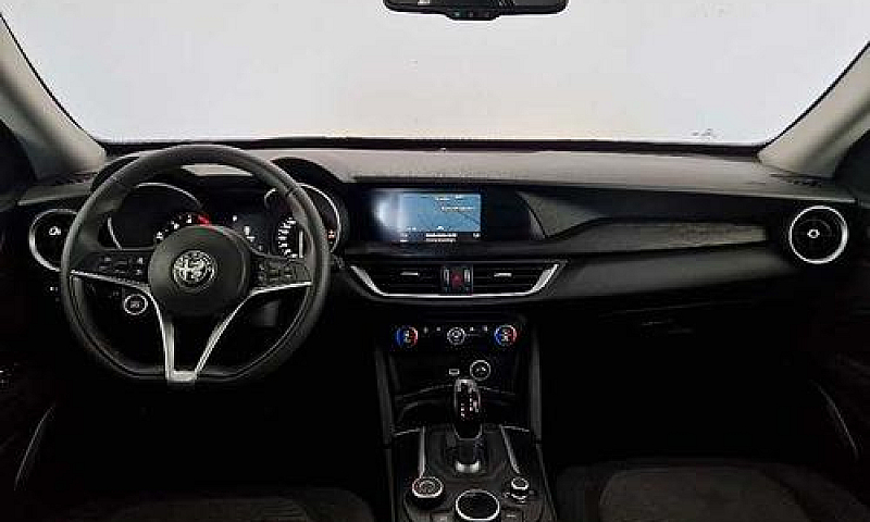 Alfa Romeo Stelvio 2...