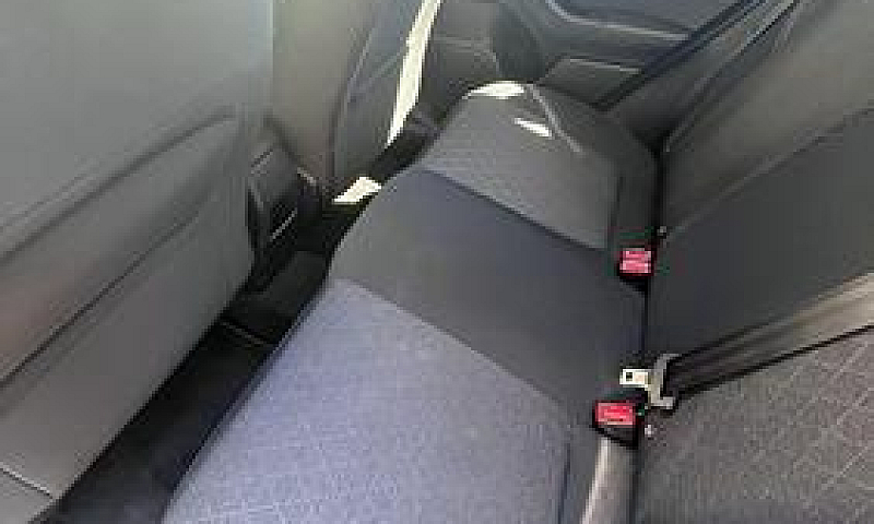 Ford Fiesta Active 1...