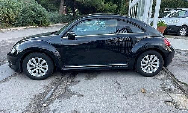 Volkswagen Maggiolin...