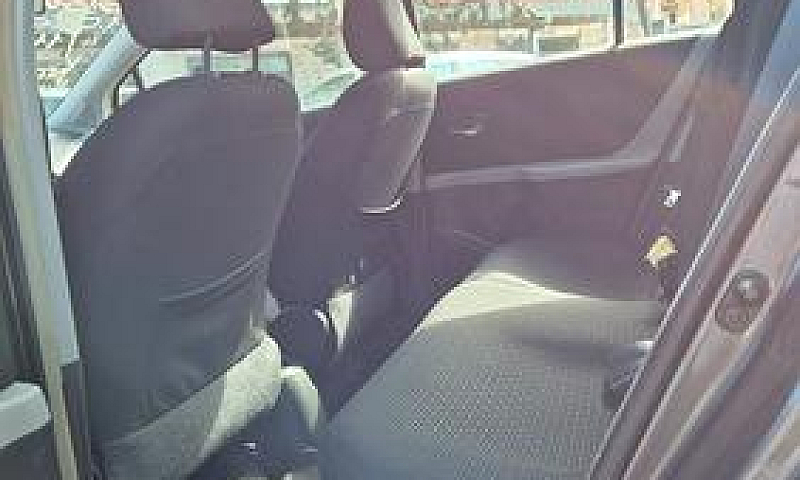 Toyota Yaris 1.0 5 P...