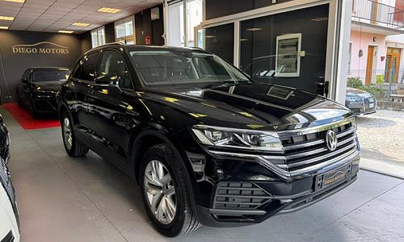Volkswagen Touareg A...