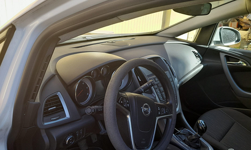 Opel Astra J 2014...