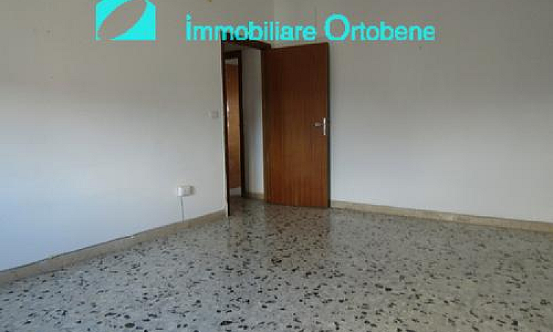Appartamento Con Gar...