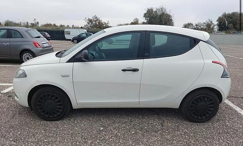 Lancia Ypsilon 1.0 F...