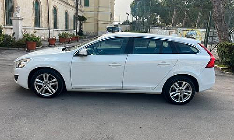 Volvo V60 D2 1.6 Die...