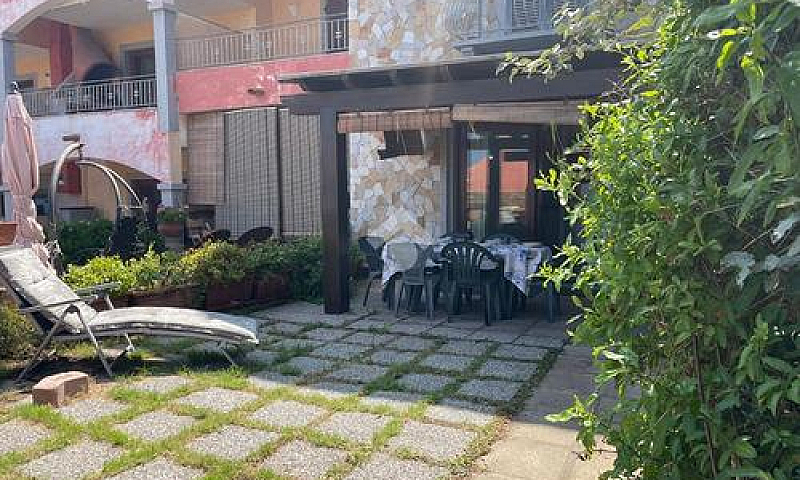 3 Locali A Castelsar...