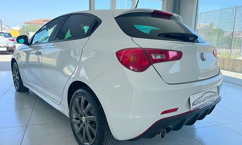 Alfa Romeo Giulietta...