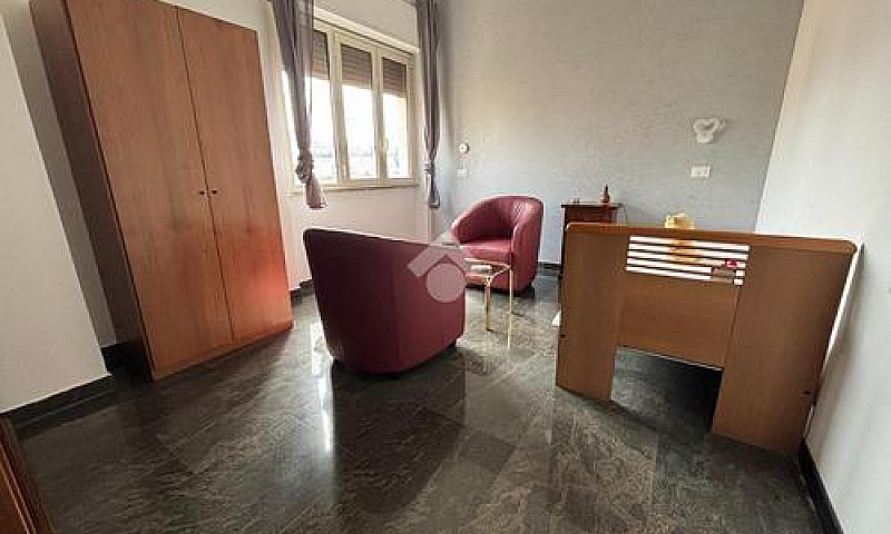 3 Locali A Reggio Di...