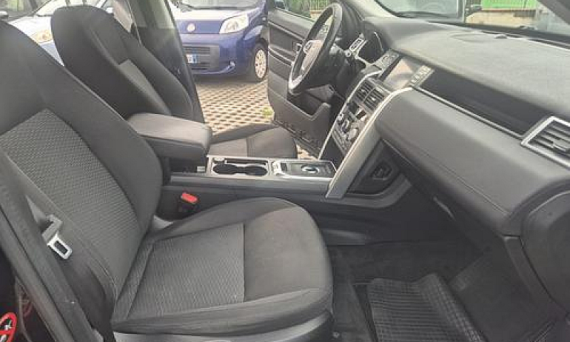 Land Rover Discovery...