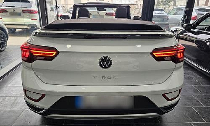 Volkswagen T-Roc Cab...