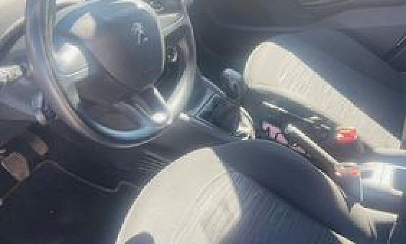 Peugeot 208...