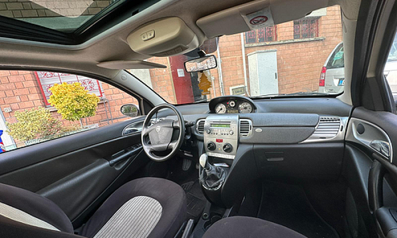 Lancia Ypsilon...