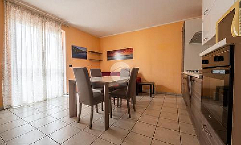 2 Locali A Cherasco...