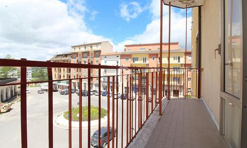 3 Locali A Campobass...