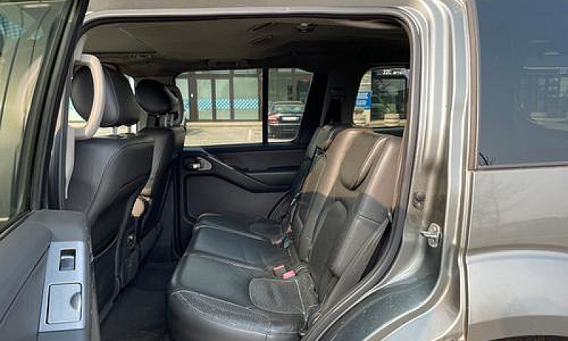 Nissan Pathfinder 4X...