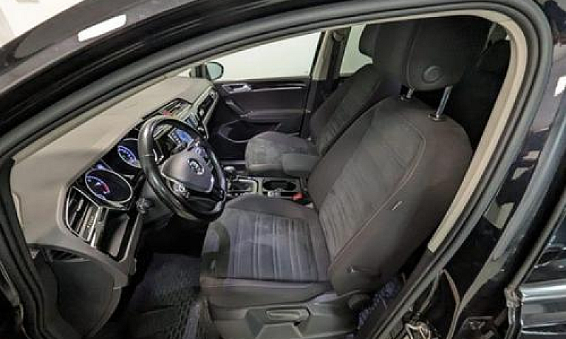 Volkswagen Touran 1....