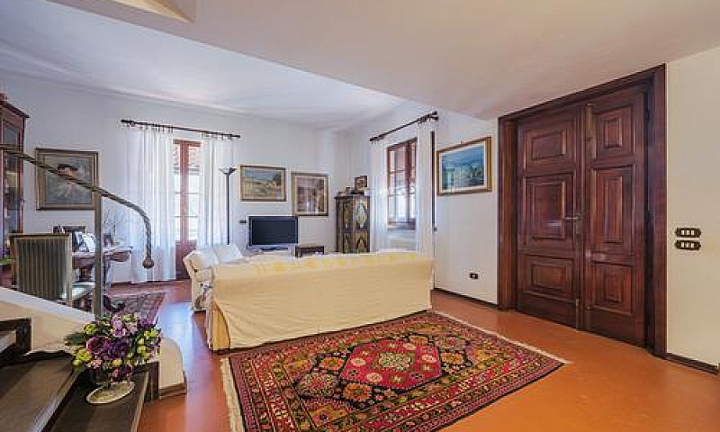Porzione Di Casa A C...