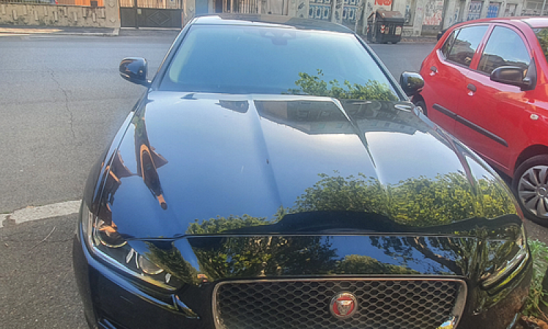 Jaguar Xe...