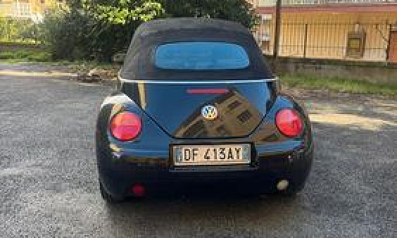 Volkswagen New Beetl...