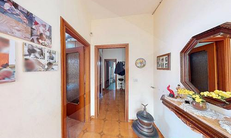 Porzione Di Villa Co...