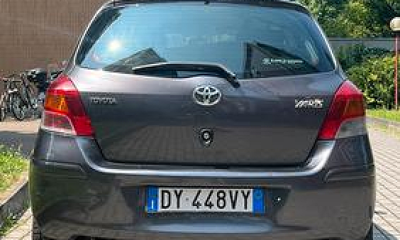 Toyota Yaris Usata...