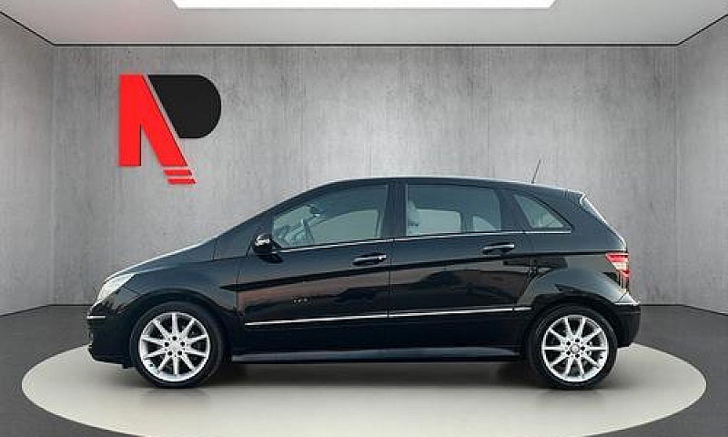 Mercedes-Benz B 180 ...
