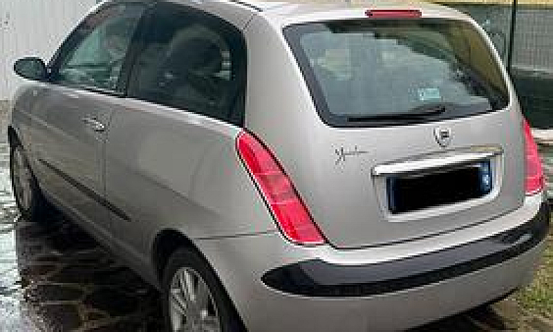 Lancia Ypsilon...